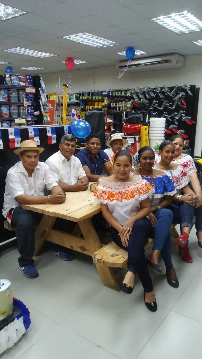 ComasaConstruye's tweet photo. #VIVAPANAMA #GENTECOMASA #COMASACONSTRUYE Un Gran dia para celebrar a lo #panameño Viva Rufina Alfaro!!  Viva el 10 de Noviembre. !! 🏁 Celebracion del 10 Noviembre en COMASA La Pulida, Villa Lucre https://t.co/er5iTpGDyX