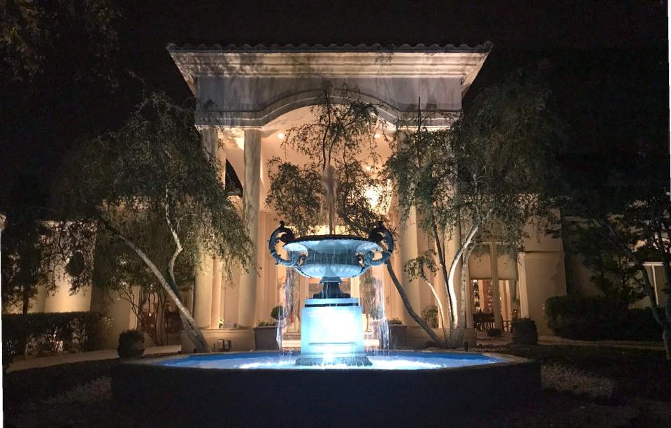 bennetch_marlin's tweet photo. Well designed outdoor lighting will make any home look warm and inviting. This Greystone home makes a statement that guests are welcome. https://t.co/foCBfkUTGx