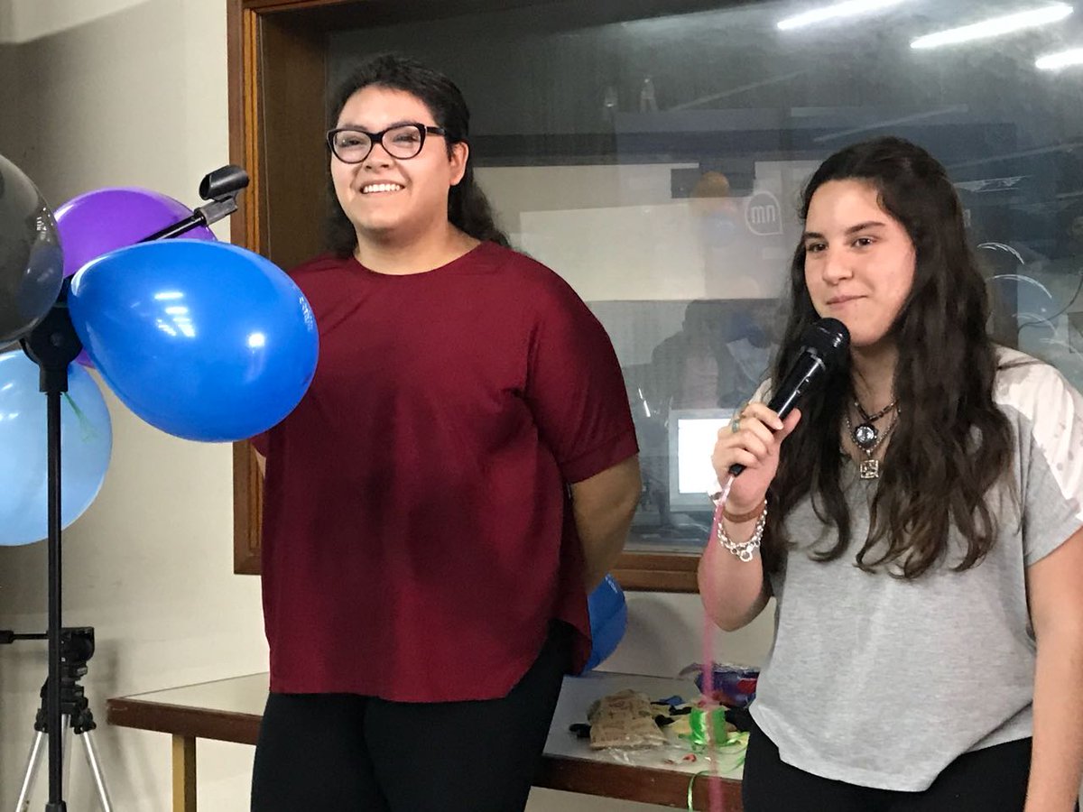 FFyH_UCSF's tweet photo. Pasó un nuevo #ComplejoOpen con los estudiantes de Ciencias de la Comunicación. Nuevos trabajos, propuestas y dinámicas presentadas por Tercer año de la carrera ¡Felicitaciones por la organización y gracias a todos los que concurrieron!
Nos vemos el año que viene... 📺🎞️🎤📸📻 https://t.co/rqZyJhdP8Y