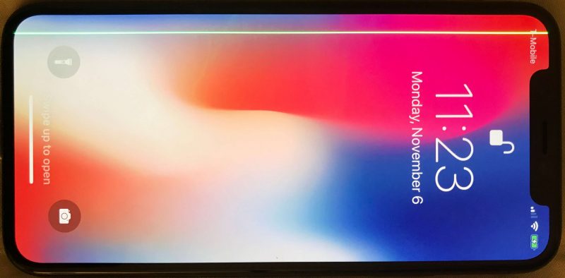 MacRumors's tweet image. iPhone X Owners Encountering Green Line on Display Due to Potential Hardware Defect macrumors.com/2017/11/10/iph… by @rsgnl