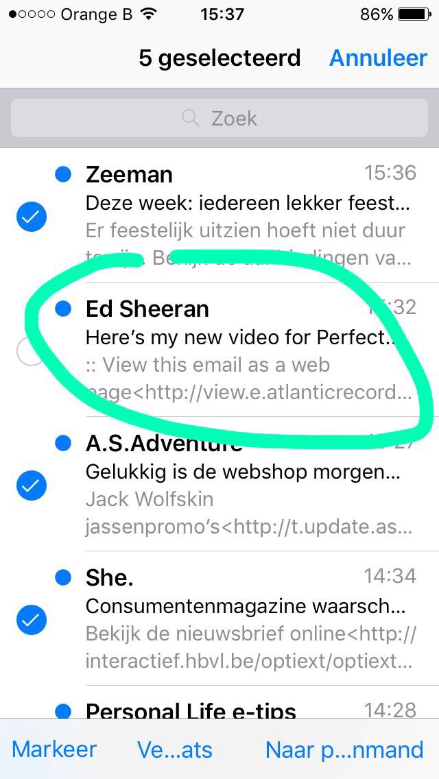 L_auravB's tweet photo. Wanneer Ed Sheeran je een mail stuurt ... 😆 https://t.co/va60KnZd2D