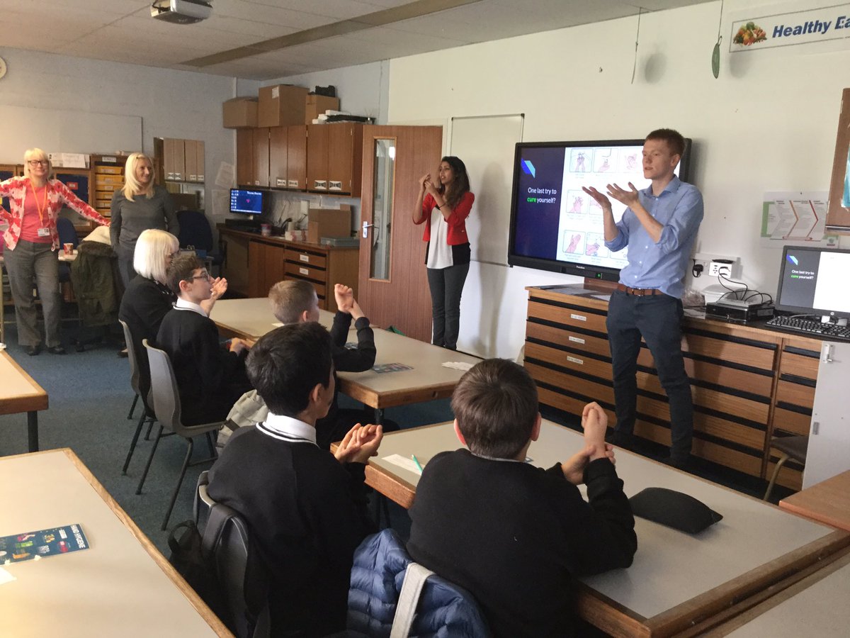 Medical students talk to S1 about hand washing and bugs