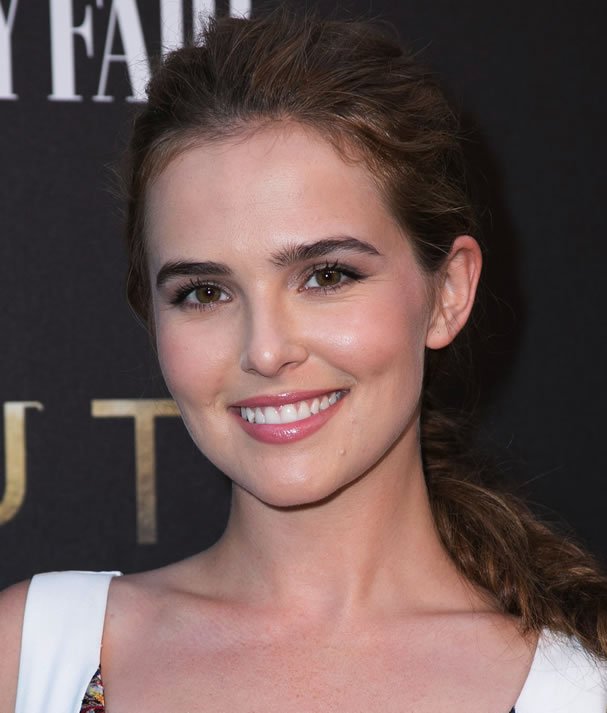 Happy Birthday Zoey Deutch 