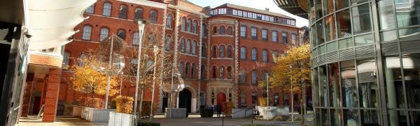 ¿Por qué estudiar Inglés con New College Nottingham? Podrás estudiar en un edificio histórico!