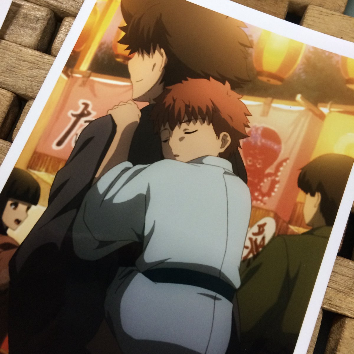 Ufotable 本日11月11日は第四次聖杯戦争に参加したマスターの一人 衛宮切嗣の誕生日です Fate Stay Night Heaven S Feel より 先程ご紹介した劇場物販 藤村大河のアルバムプロマイドでも 衛宮士郎と共に過ごす様子が捉えられていました お誕生日