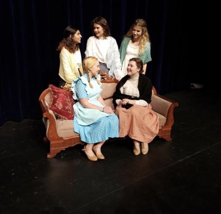 wphsparkplayers's tweet photo. Opening night tonight!! Get excited, get your tickets, and get into the Christmas Spirit ❤️🎁 https://t.co/0VV0FPcB5y