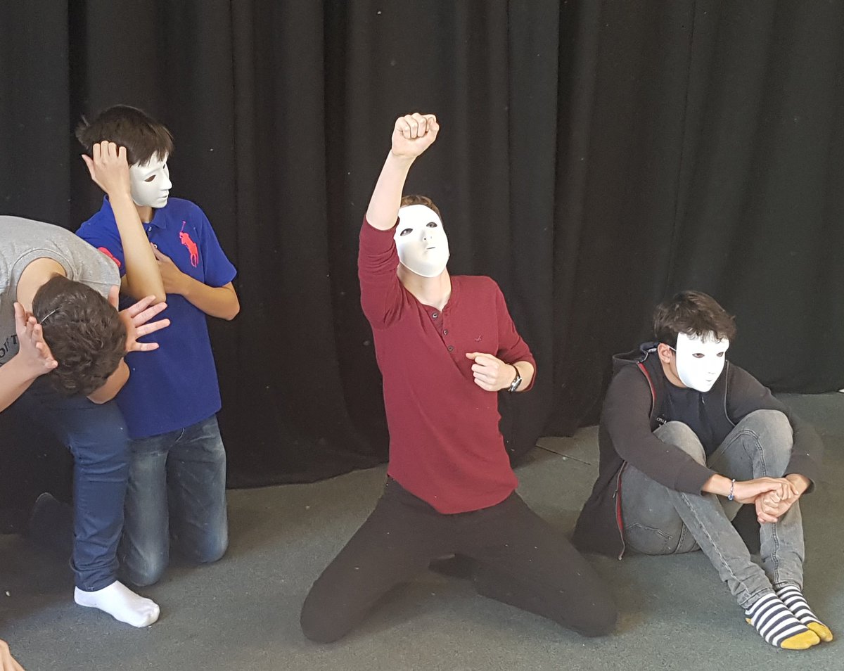 FettesDrama's tweet photo. Same mask. 16 different characters. #3rdform https://t.co/ozude8j2AF