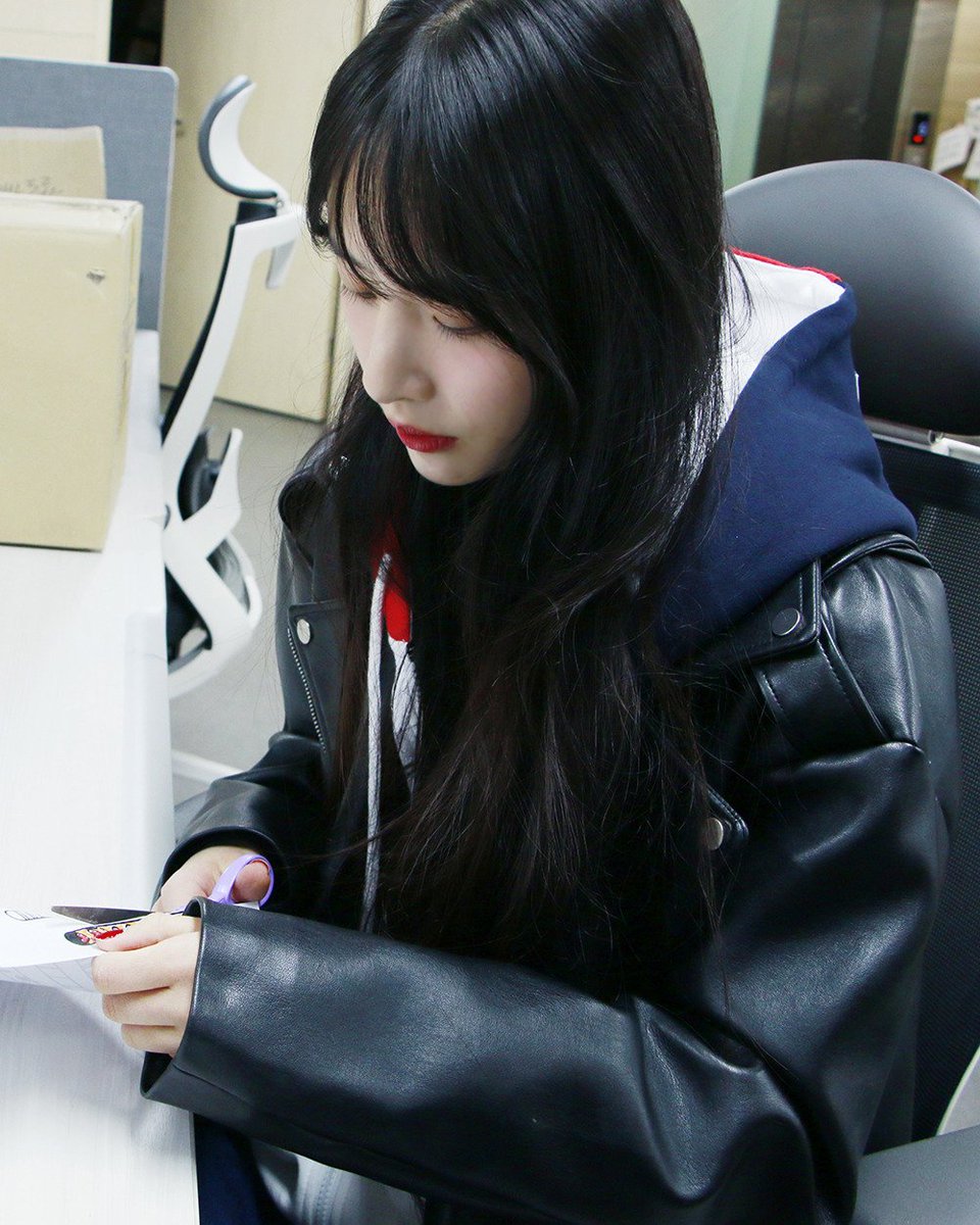 fycosmicgirls's tweet photo. [FANCAFE] 171111 behind cut - Pepero Day event preparations with #WJSN
#EXY #SeolA #XuanYi #Bona https://t.co/tPg28RFEw7