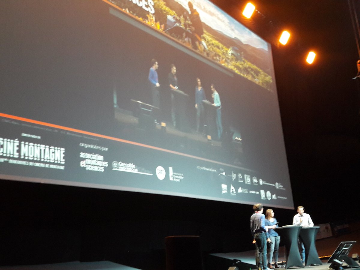 OSUG_fr's tweet photo. Bruno Cédat, réalisateur du film et Nicolas Le Corvec, chercheur en #volcanologie ont fait le déplacement pour nous parler de la Nouvelle-Zelande ! #RMSGre @MontagneScience @VilledeGrenoble @CnrsAlpes @UGrenobleAlpes https://t.co/DyeCLAiRud