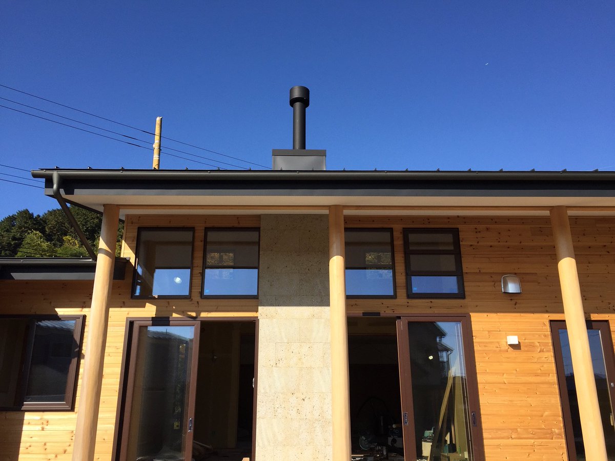 GakuArchitect's tweet photo. 完成へ向け急ピッチ…
見学会も予定してます。
詳細は後ほど…。

#キコリノイエ #杉板 #丸太 #home #design #architct #house #岳設計工房 #須賀工務店 #栃木県 #佐野市 https://t.co/rtTxVeubM9