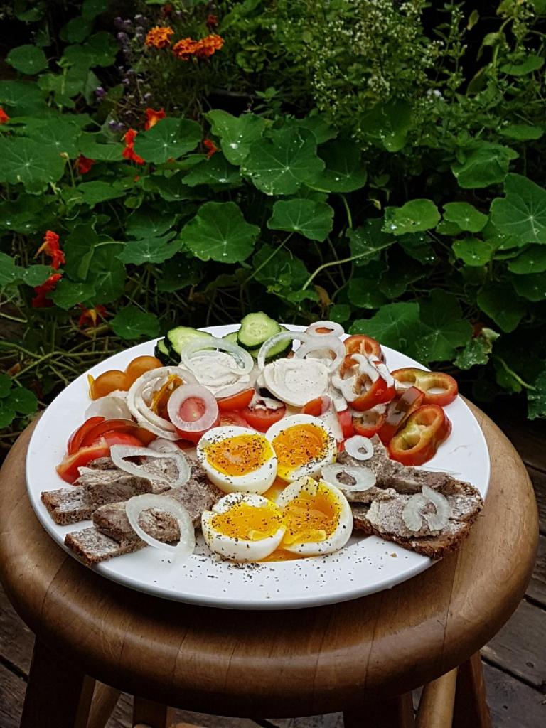 Norberts is open Remembrance Day. Norbert is in today with fresh veg also! #remembrance #farmersmarket #familybusiness