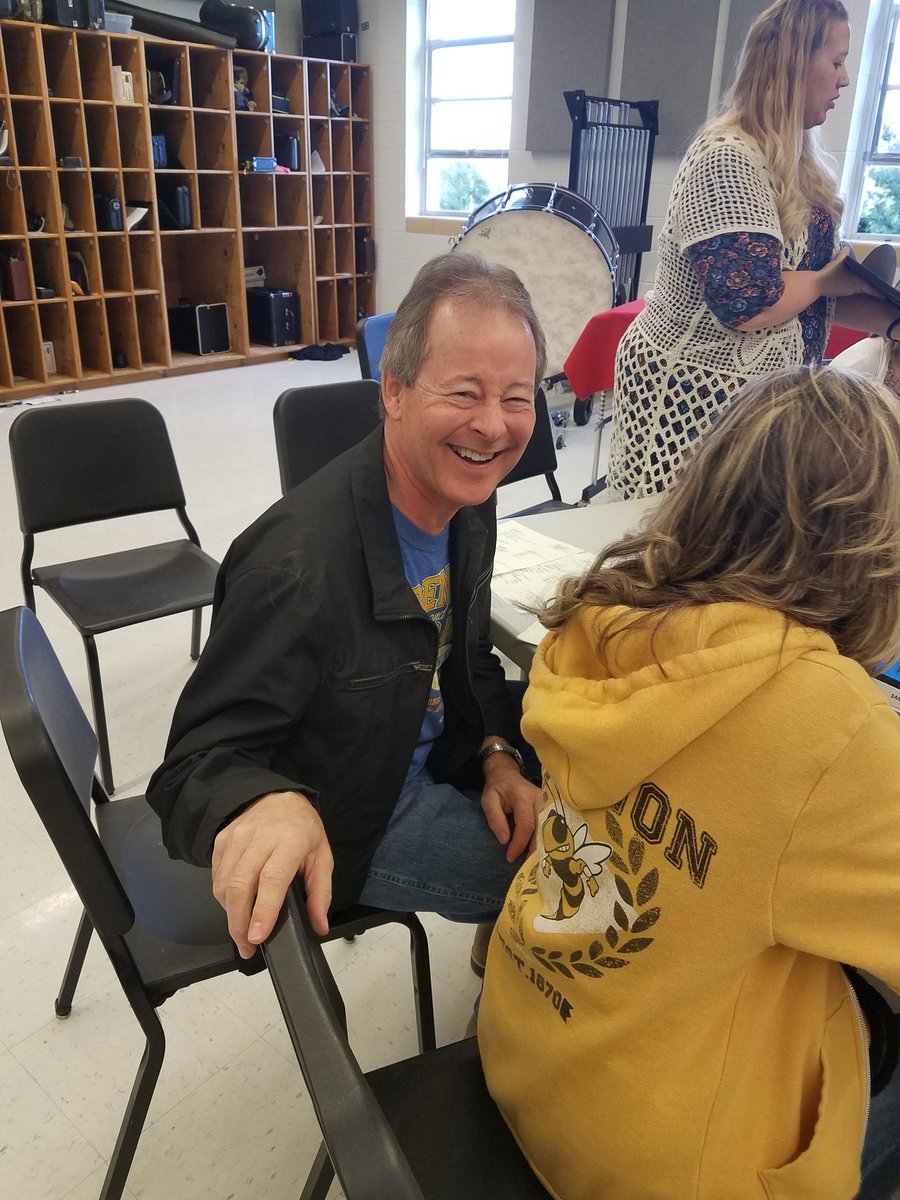 Shocking, I know, but look who is causing trouble in Casa de Esther #R3LIFT