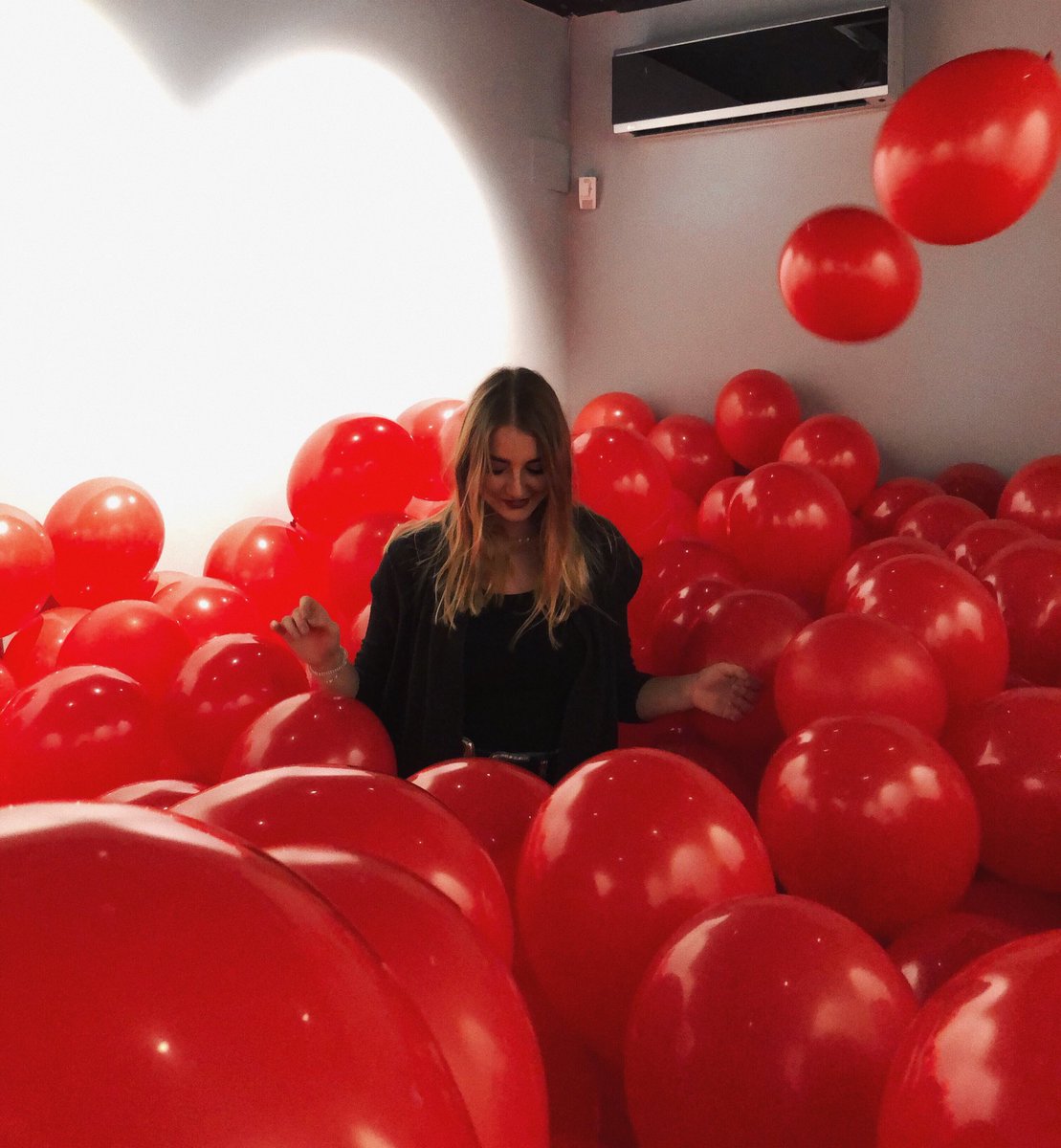EllieGiuliani's tweet photo. 🎈 #enjoychiostro https://t.co/52QSpxioBS