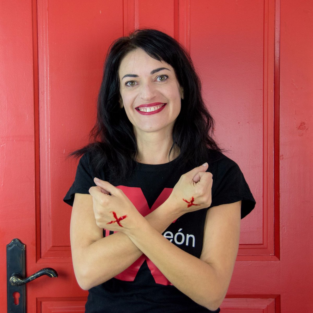 TEDxLeon's tweet photo. Te presentamos ❌-Team, del que forman parte:
➡ Silvia @AstorgaSilvia 
➡ Sara @Sara_Colinas
➡ Dani @danidieguez
➡ Verónica @VeronicaHegar

#TEDxLeon #Leonesp #TEDx #Voluntarios https://t.co/7NiV8ZM8ez