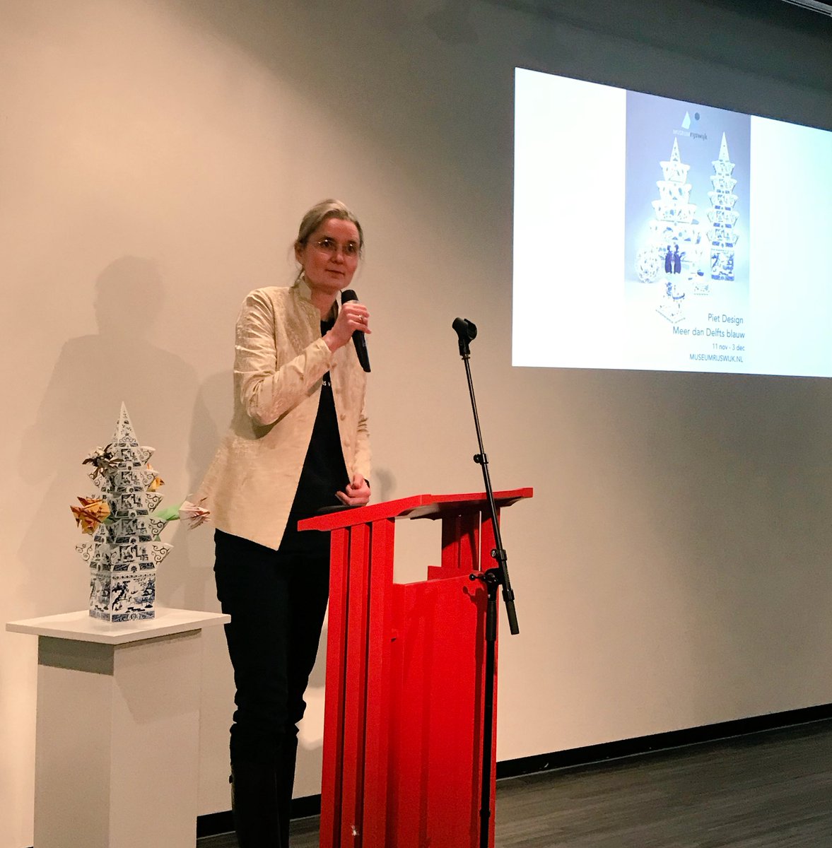ppeltaartgevoel's tweet photo. Trots op @piet_design met haar tentoonstelling in @MuseumRijswijk https://t.co/4mslLEr6ZP
