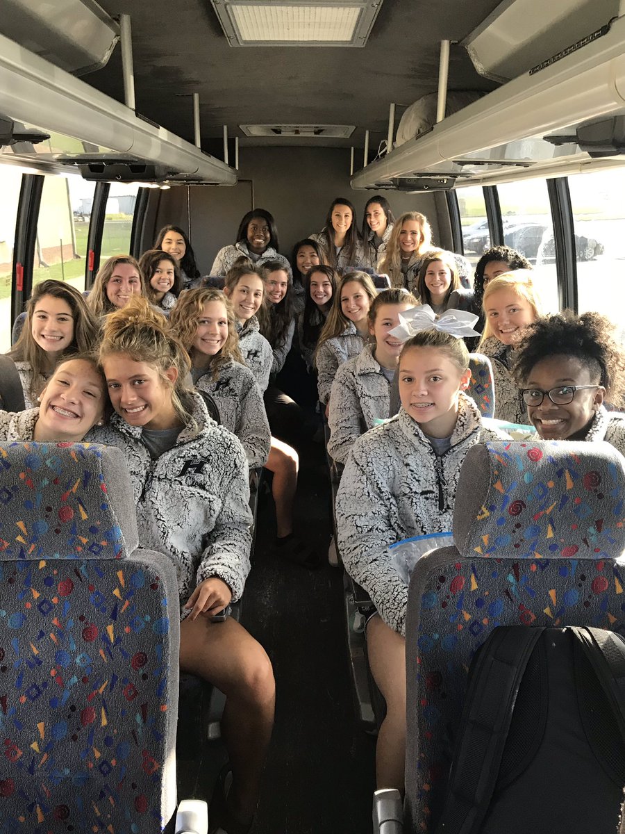 hoco_cheer's tweet photo. Off to Columbus! 🐻⬇️🎀 https://t.co/y2UCkJp0pY