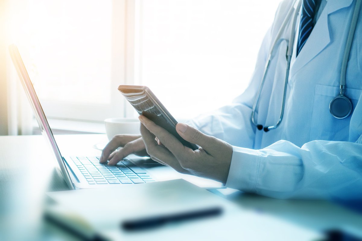 MerrittHawkins's tweet photo. #Doctors, it’s important to understand your goals before you invest time with social media. https://t.co/zPRENTRPMf #physicians https://t.co/L4s3BpkWI6