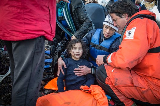 MSF_Sea's tweet photo. No matter what your opinions on #migration policy, people should not be left to drown or treated inhumanely just for seeking safety and a better life for their families. Full stop. #opentheislands #safepassage https://t.co/At1fjFywSo