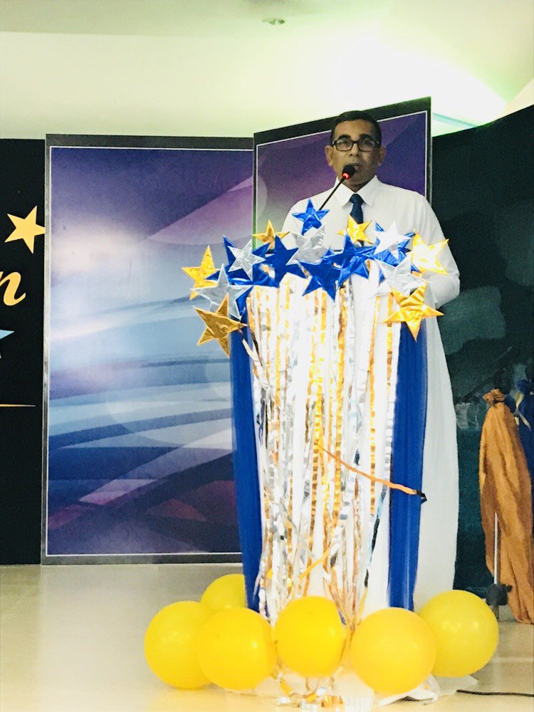 KGS145's tweet photo. Foundation Students Graduation 2017 @EducationMV @aishathshiham @NajfaGasim @pscherri @IbrahimRushdhy1 https://t.co/eypncx7Aw6