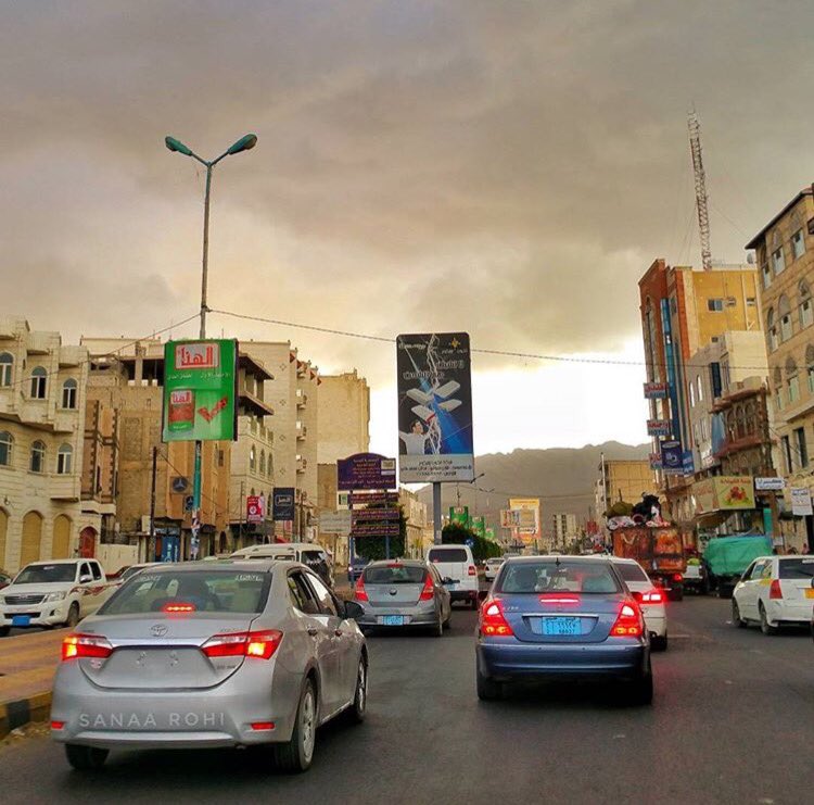 شوارعكِ يا #صنعاء مخطوطةٌ في قلبي تماماً كما خطوط يدي ❤️
ــــــــــــــــــــــــــــــ
#اليمن 
#صنعاء_روحي
#Yemen #Sanaa