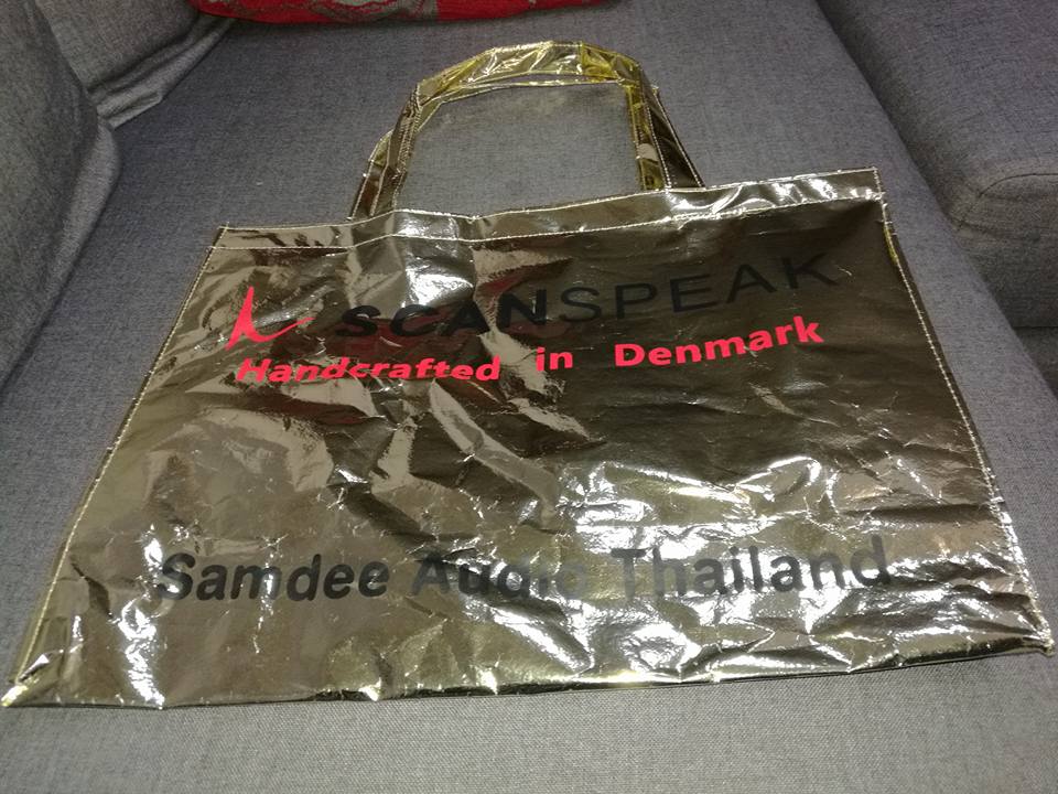 frankhasselriis's tweet photo. Shopping Scan-Speak in Thailand ππ
#scanspeak #Thailand #samdee #samdeeaudio #shopping #shoppingbag https://t.co/mKKxazpW36