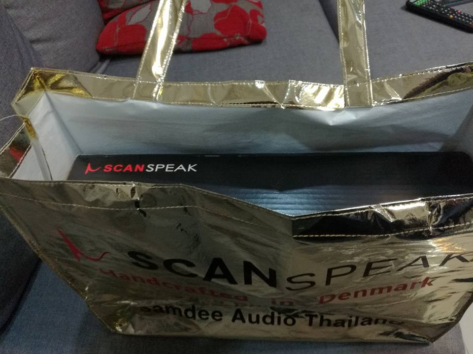 frankhasselriis's tweet photo. Shopping Scan-Speak in Thailand ππ
#scanspeak #Thailand #samdee #samdeeaudio #shopping #shoppingbag https://t.co/mKKxazpW36