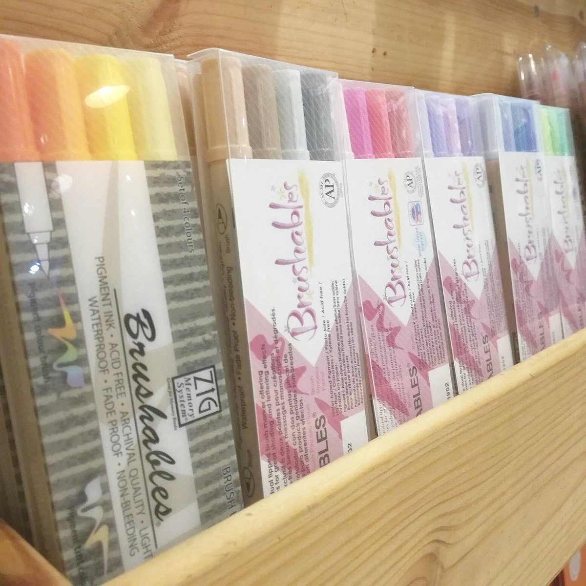 MadrigueraShop's tweet photo. #Brushables de #Zig geniales para caligrafía, lettering y scrapbook!
En #LaMadriguera
...y en https://t.co/LifuKndlhR https://t.co/qYb7Pexqis