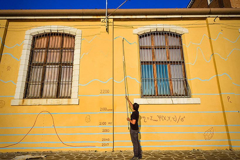 designboom's tweet photo. andreco catalyes the climate change discussion through public artwork in venice, italy https://t.co/ys9YumR4nP https://t.co/cJw3QTSECc