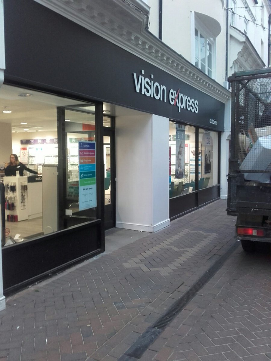 lifeatVE's tweet photo. Pre-reg Optometrist 2018!
New opportunity available in Weymouth.
To apply email your CV to prereg@visionexpress.com
#VisionExpressCareers https://t.co/2KE9wC7WL8