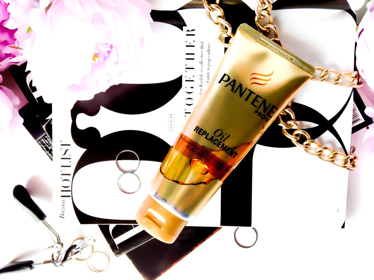 sukanyamjee's tweet photo. Say goodbye to the hassle of regular oiling and say hello to the new @Pantene_India Oil Replacement!🤩  #TelKoTelLagao #NewPanteneOilReplacement #Review #BeautyBlog #beautyblogger Read my review!👇👇👇👇
https://t.co/XIf7k01Ay3 https://t.co/PtmY7dBnxj