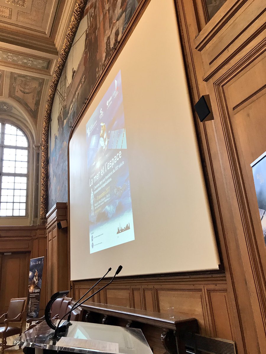 Clap de fin de cette seconde édition de @mer_et_espace . Félicitations aux organisatrices-eurs Et à #institutoceanographique de Paris pour nous avoir accueilli dans ce super lieu ! À l'an prochain ?! 😃⚓️🚀💫🛰 #meretespace