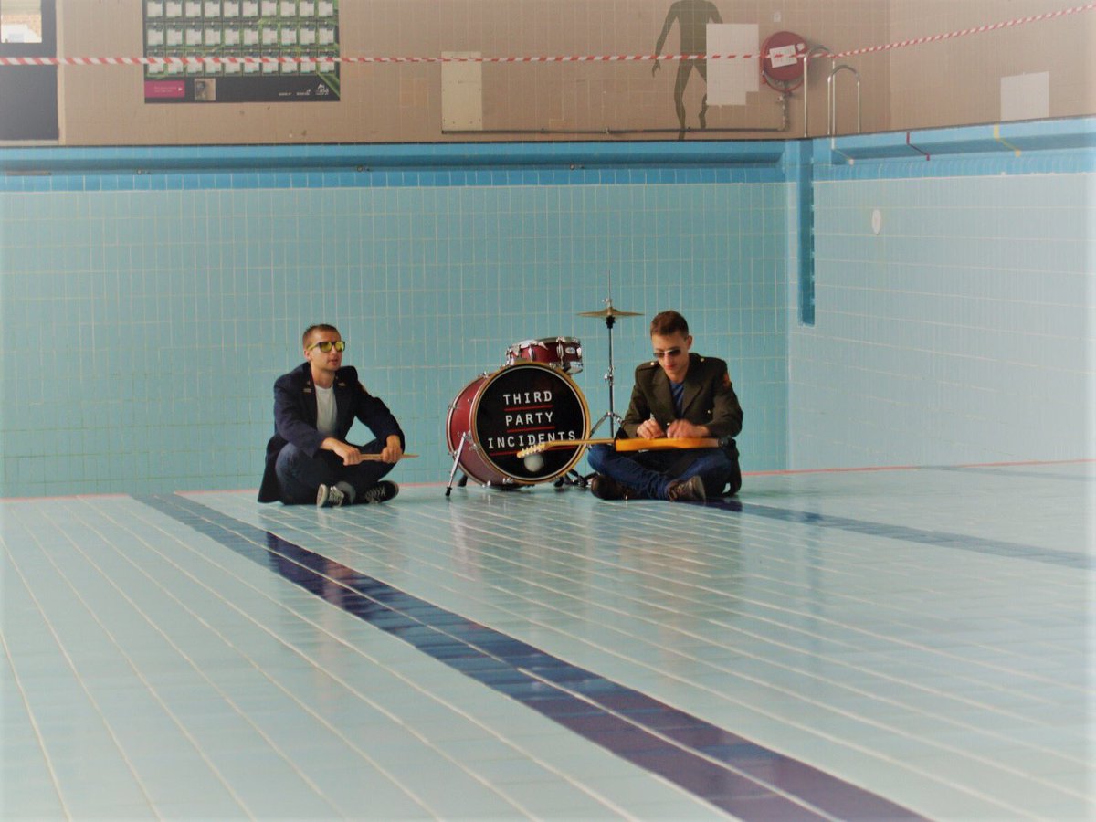 #abandonedbuilding #swimmingpool #bandphotoshoot #London #punkrock #thirdpartyincidents