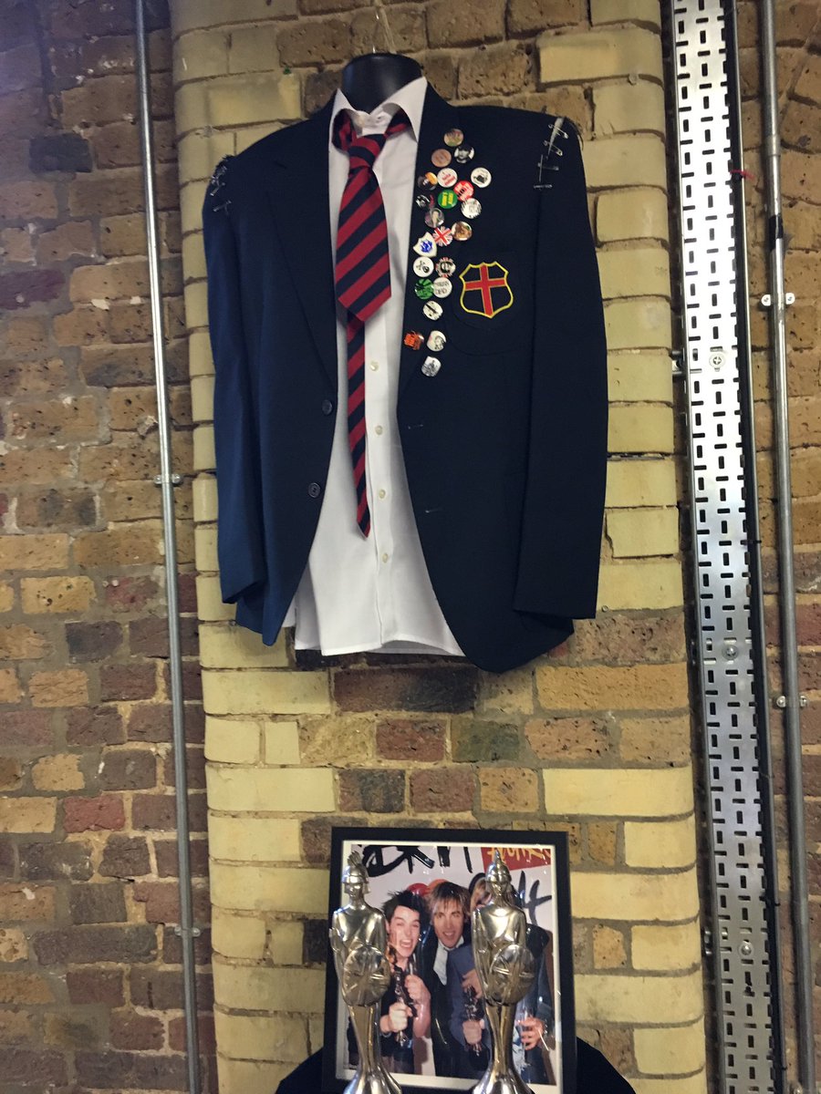 filmedbyeden's tweet photo. One of the most incredible things of this year was #BustedEst2002 pop-up shop! It was an absolutely incredible weekend and can't thank all who were involved ✨💖 #Happy2YearsReunionBusted https://t.co/Ha7x4p6tU0