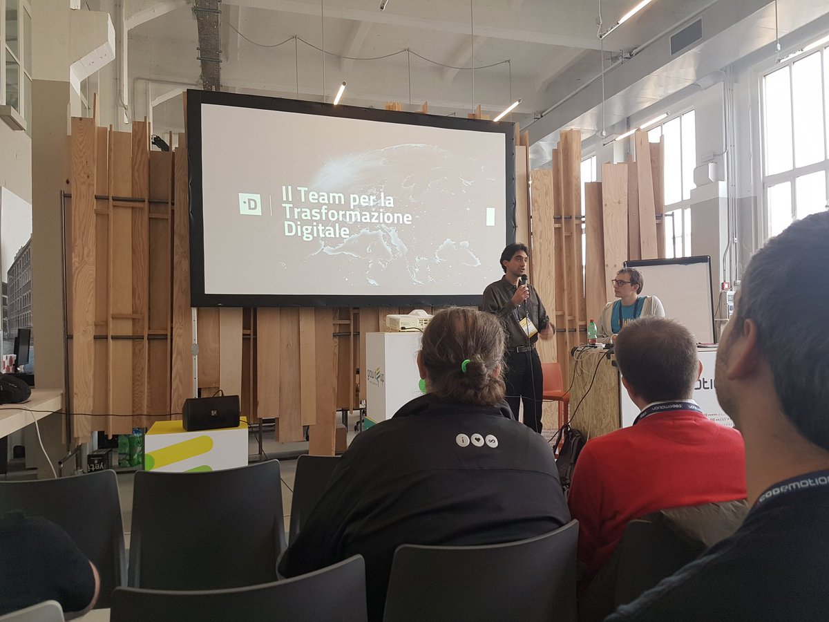 newhorizon_dev's tweet photo. Insieme al @teamdigitaleIT !

#codemotion @CodemotionIT https://t.co/sZUm9ZSEyq