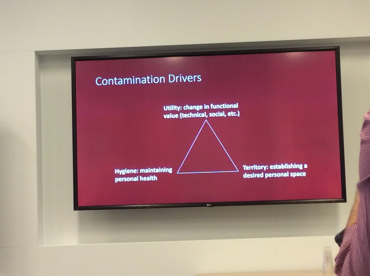 JuanArmellini's tweet photo. Baxter on strategies to decontaminate "experiences with circular offerings" so that 'stuff' becomes truly more #sustainable #plate2017 https://t.co/9LJMAtfIcg