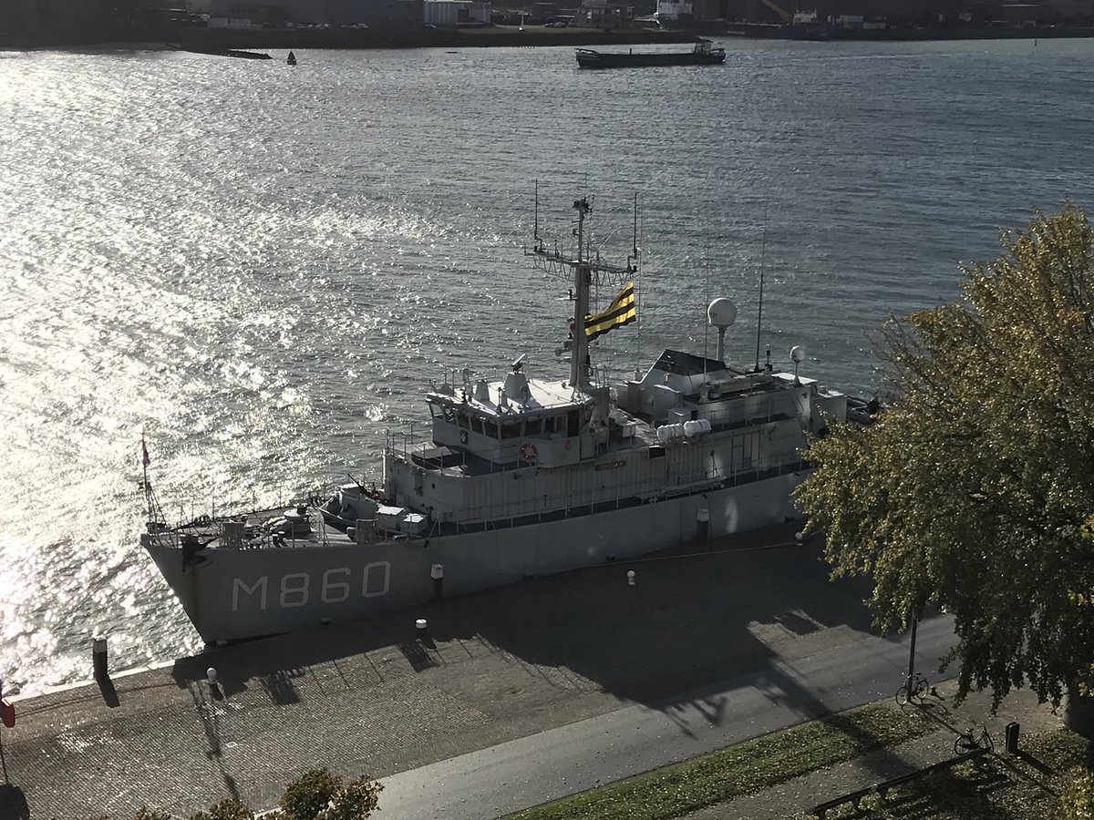 leonvleon's tweet image. Zr. Ms. Schiedam aangemeerd bij ons aan de maasboulevard #schiedam. #echtleuk met de Schiedamse vlag in top.