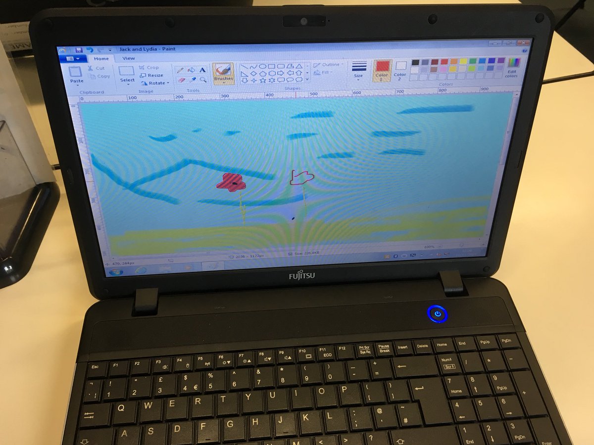 MGLWorld_Gill's tweet photo. Year 1 and 2 creating some beautiful pictures of poppies on the laptops this morning #RemembranceDay #mglworld @mglworld https://t.co/qZW3TUvcC1