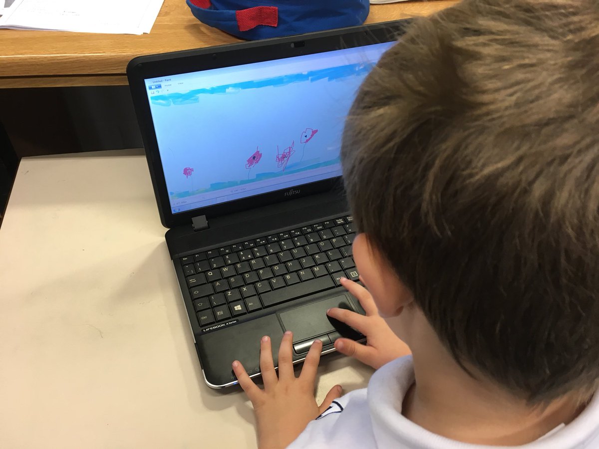 MGLWorld_Gill's tweet photo. Year 1 and 2 creating some beautiful pictures of poppies on the laptops this morning #RemembranceDay #mglworld @mglworld https://t.co/qZW3TUvcC1