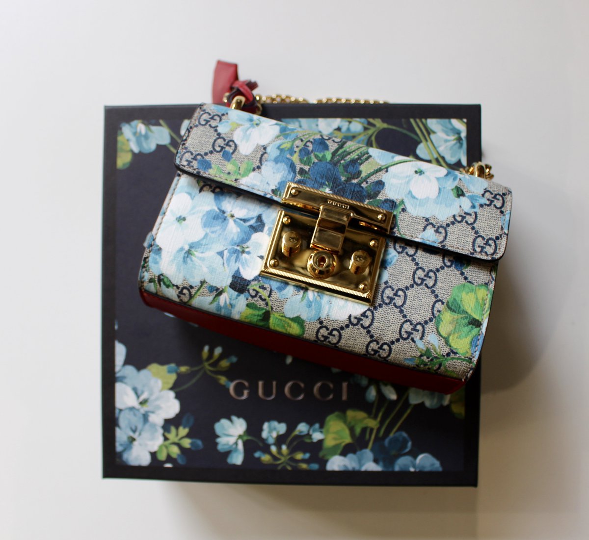 DesignerPopUp's tweet image. Gucci Blooms bag now online for just £850!

stores.ebay.co.uk/Designer-Pop-U…
