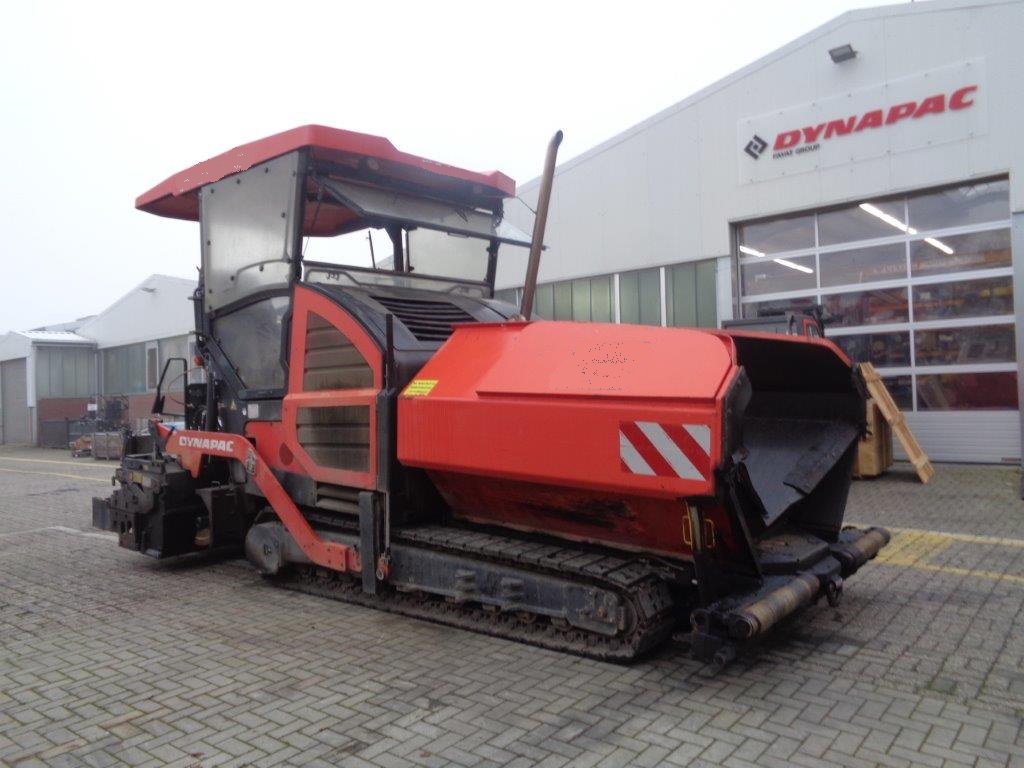 useddynapac's tweet photo. used Dynapac SD2550CS, 2012, 5050 working hours with screed V6000TV, gas heat
 basic width 3,0m hydr. extendable to 6,0m,  foldable sideshields, #useddynapac.com
#dynapac #paver https://t.co/riwq2p06Zf