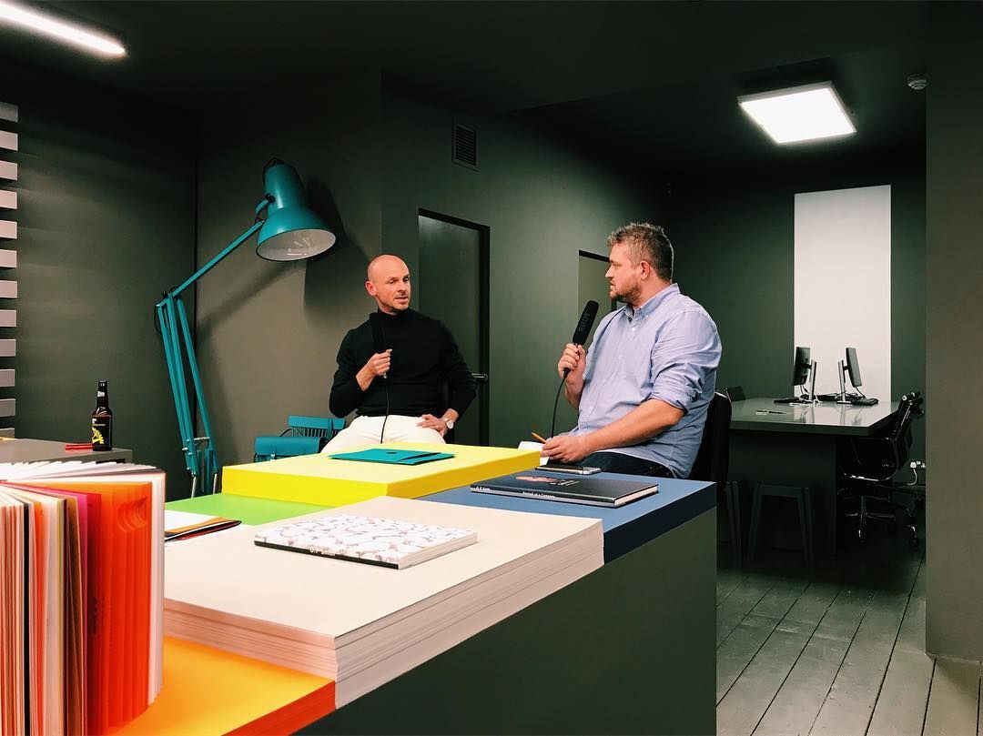 _creativelives's tweet photo. Great evening hearing @mrmckendrick talk cover stars, Esquire and career journies at our first Creative Lives Live podcast recording. A big thank you to @GFSmithpapers for having us! https://t.co/vzlCiYsxWD