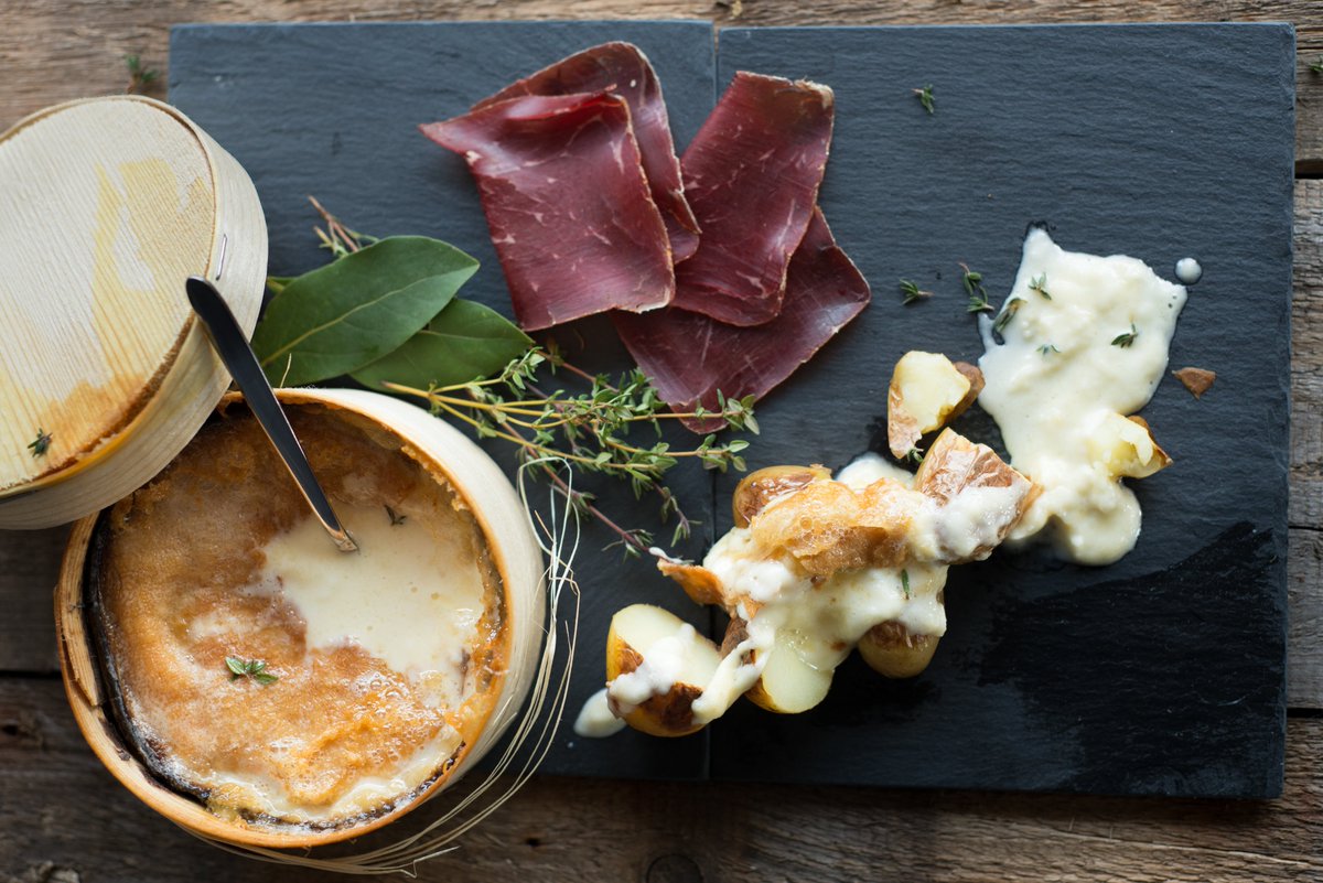 FoodDrinkDevon's tweet photo. Time to test out some delicious new seasonal menus @royalsevenstarshotel @CaryArms @IlsingtonHotel @TotnesWaterside or this delicious Vacherin fondue @PetiteBoucheeHY #deliciousdevon https://t.co/ABbDHrb7do