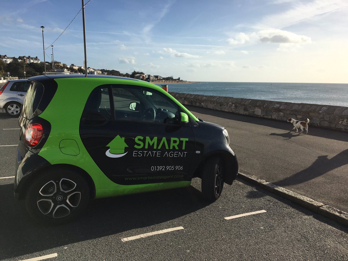 SmartExmouth's tweet photo. Happy Friday! It's been a busy working week but we had time today for a quick break between viewings to enjoy this gorgeous view 😍#happyfriday #exmouth https://t.co/GqTNeFv0e0