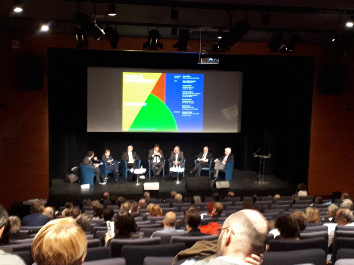 larcher7's tweet photo. Comment penser un campus intégré à la ville ? Table ronde projets #vallee scientifique de la #bievre https://t.co/wIVhbLQt0K