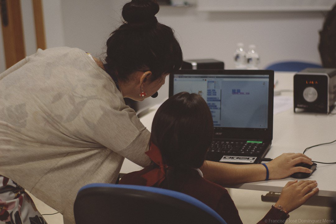 InnoSoftDays's tweet photo. También participo en nuestras #ISoftDays @HowILearnedCode que impartió un taller de Scratch para niños del colegio Corpus Christi. https://t.co/AekvceLh4q