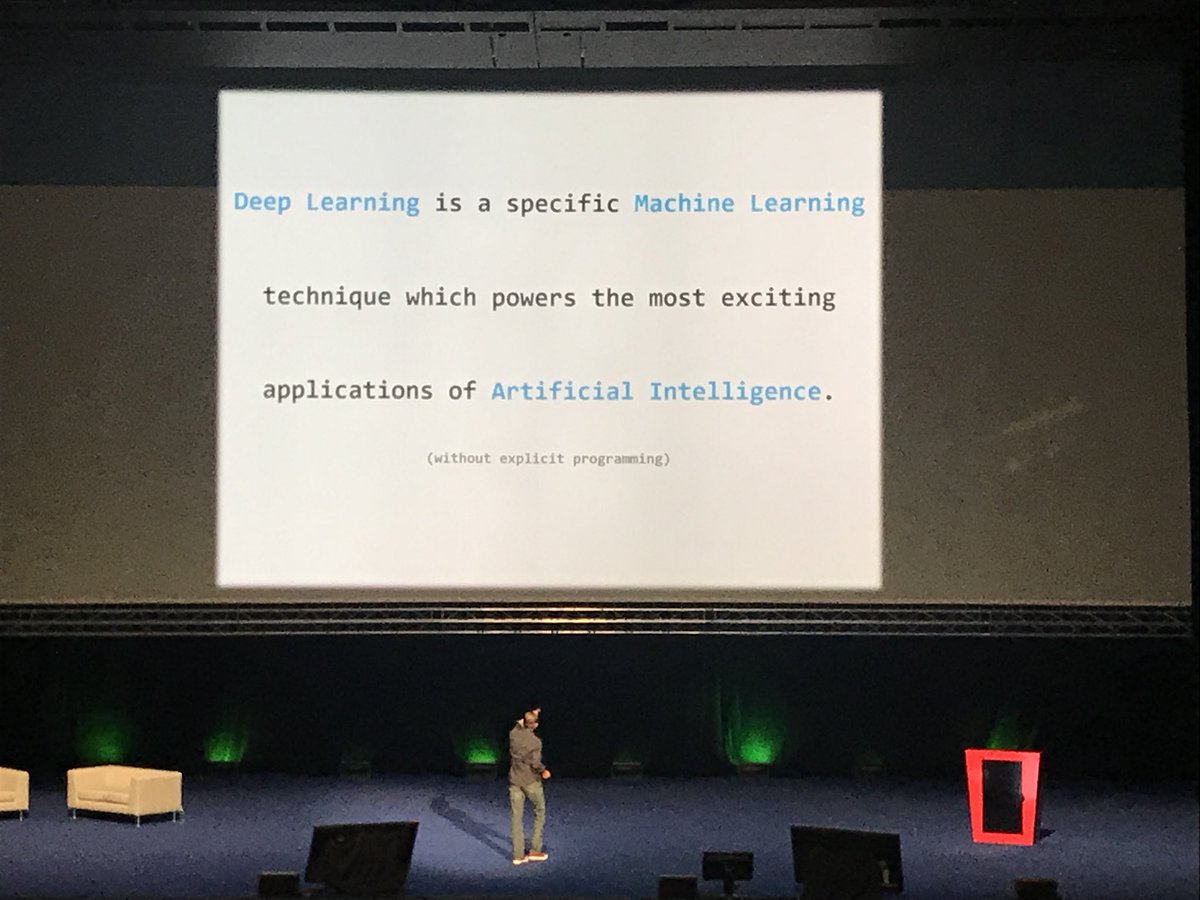 martin_brixi's tweet photo. Trochu ty definice... by @avinash at #mktfest #konference #ai #ml #dl https://t.co/HoPfDAgHQt