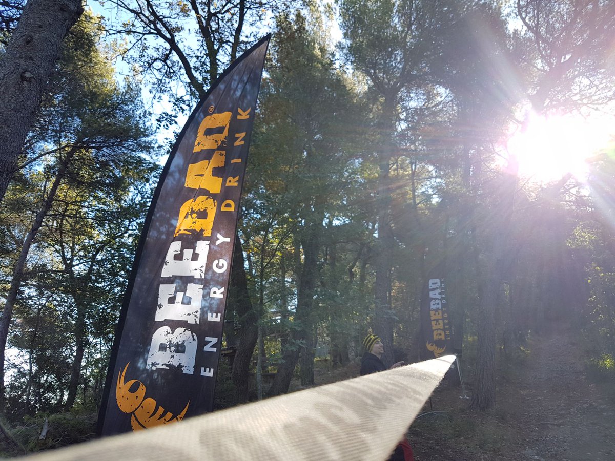 baldi98_ricky's tweet photo. Sempre in gamba! #slacklines #tricklines #equilibrio #balance #parcosolleone #movic #beebad #elfo #animatori #animatorituristici #social #socialmediamarketing https://t.co/f8PrsqEhOj