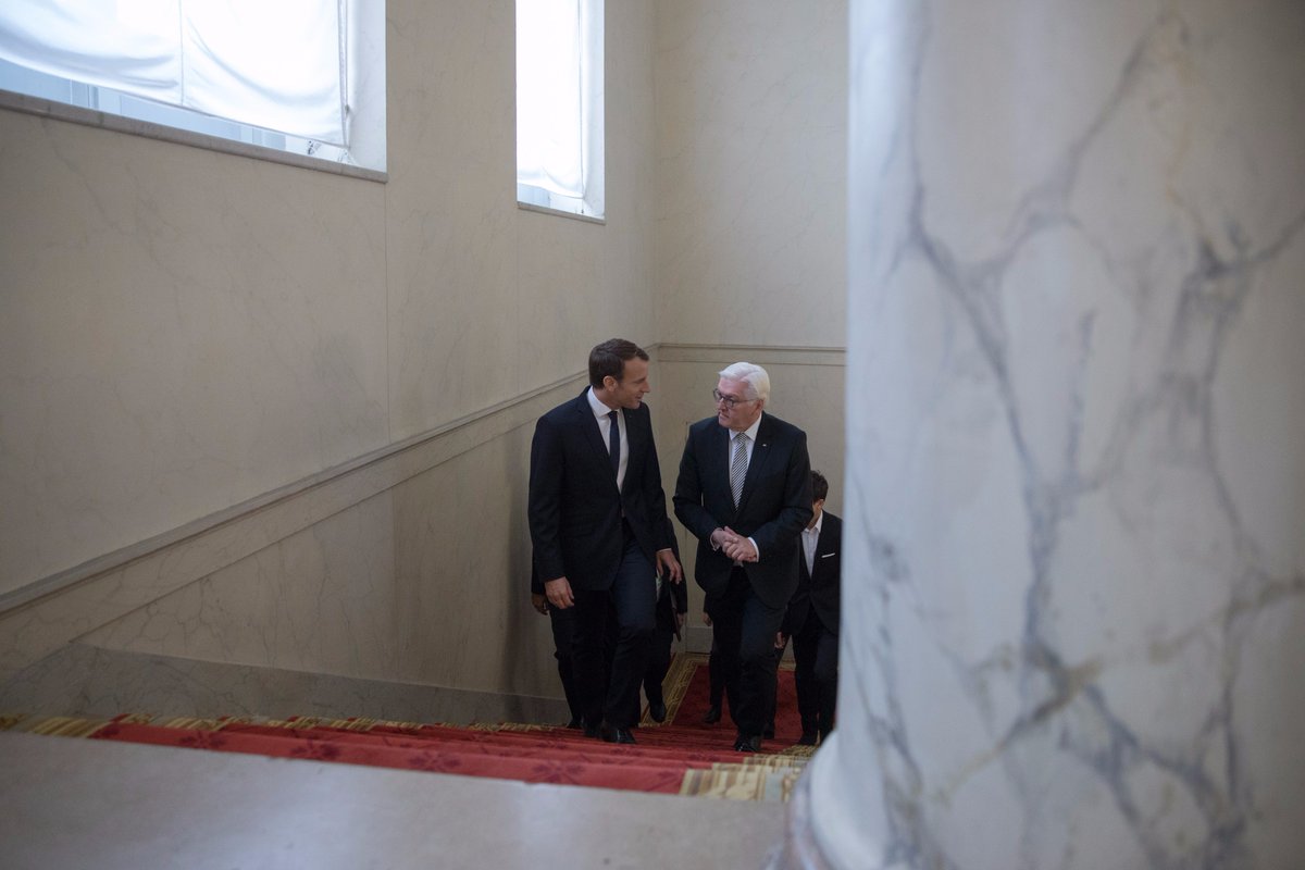 Emmanuel Macron tweet media