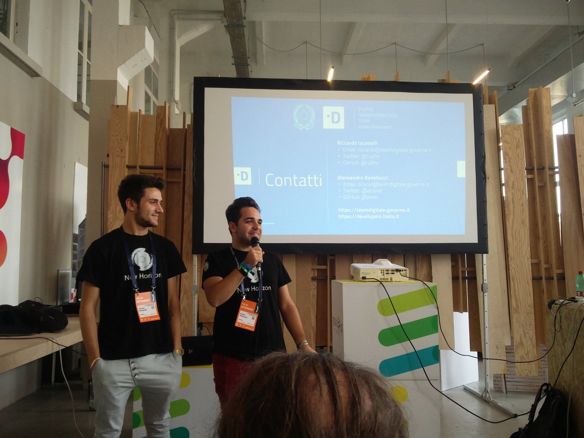 antonymistretta's tweet photo. I nostri ragazzi ^_^ @newhorizon_dev @francedot #codemotion https://t.co/etYPOWoEtI