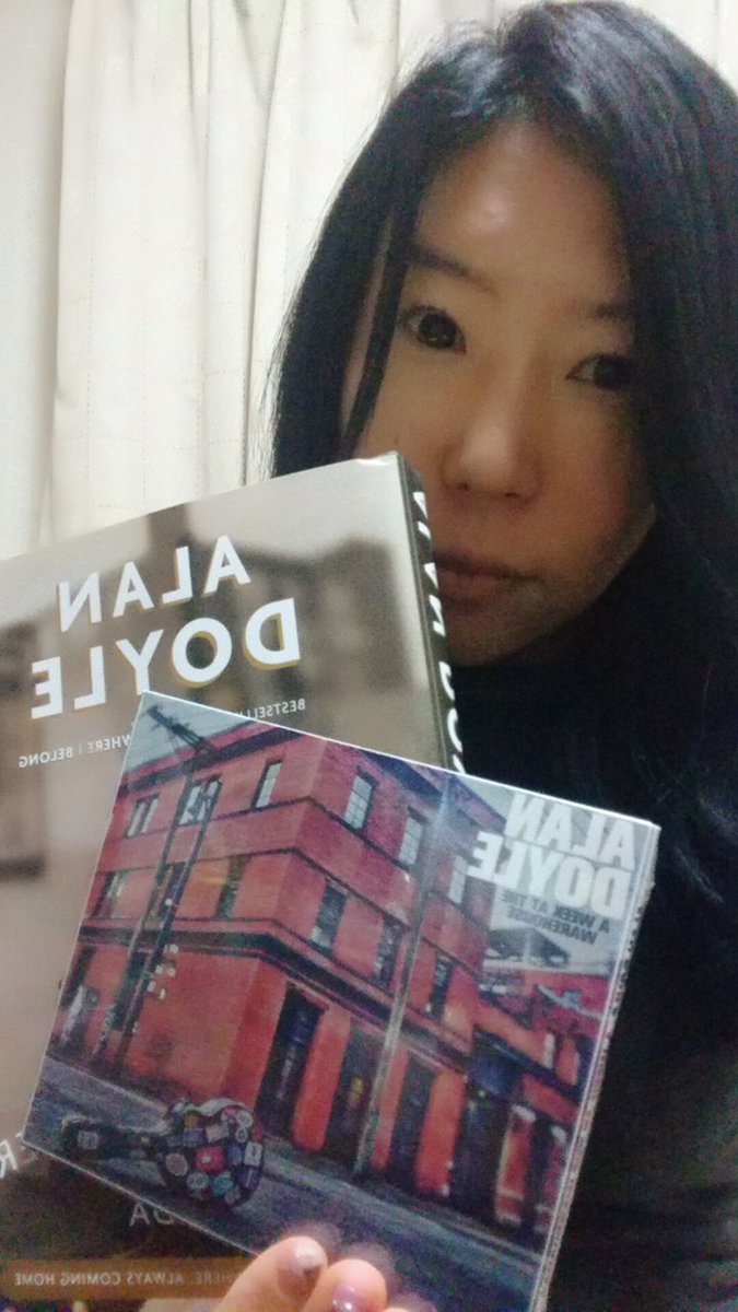 MIYUKI34422129's tweet photo. @alanthomasdoyle  Welcome to Japan🎵
I just received #AWeekAtTheWarehouse CD and #ANewfoundlanderInCanada book! Thank you so much🎵 https://t.co/OKh1DI0hZy